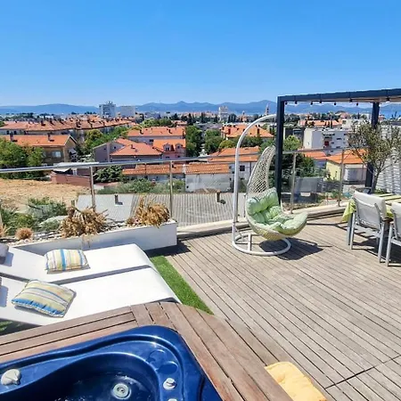 Apartman Zaralux *