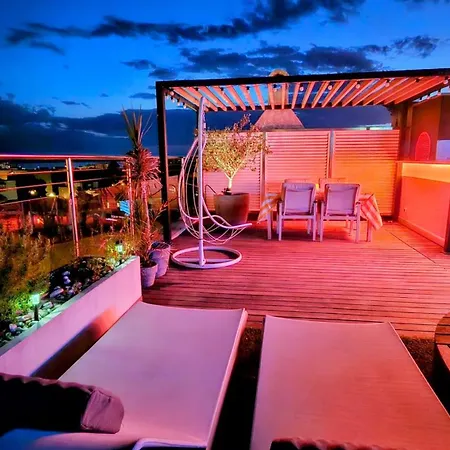 Zaralux Apartman *
